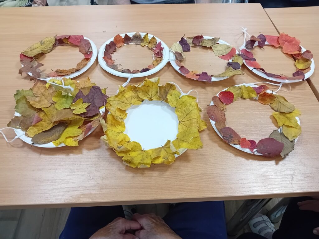 Ukážka vytvorených vencov seniormi