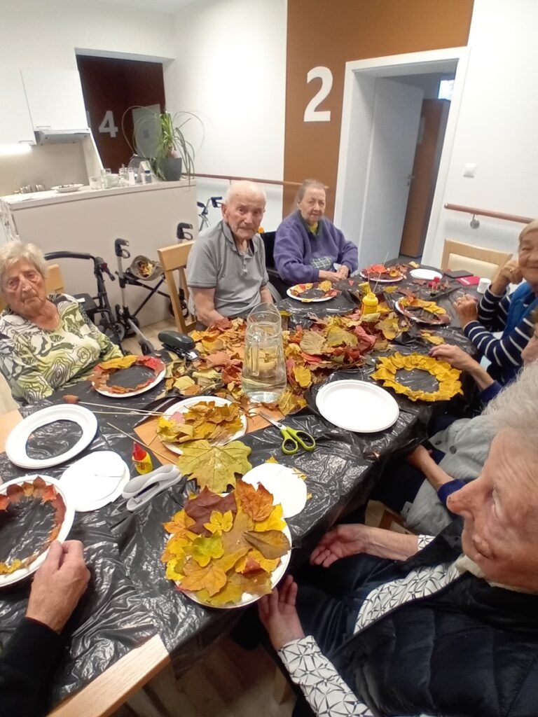 Skupinová tvorba vencov v zariadení Harmónia